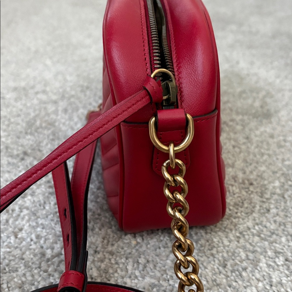 GG Marmont Small Matelasse Crossbody Bag - Picture 6 of 16